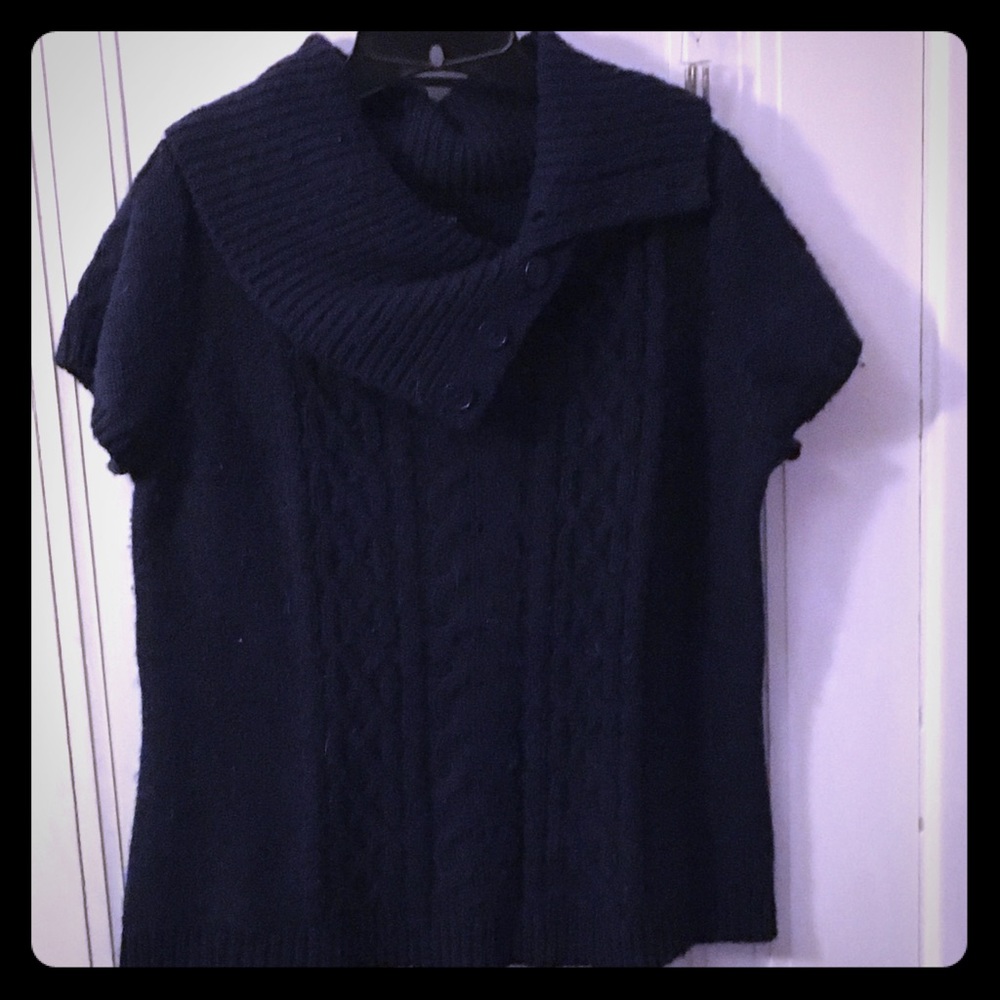 Navy short Sleeved cable knit sweater w/split neck